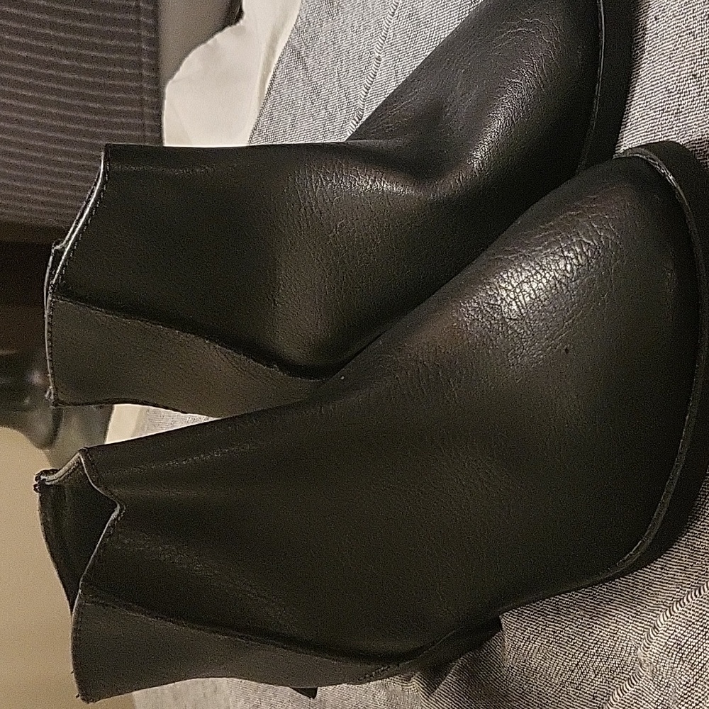 Black boots